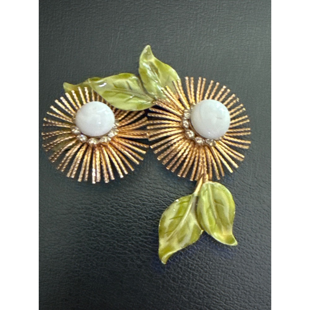 Vintage Warner NY Flower Brooch Gold Tone Green Enamel White Faux Pearl Pin